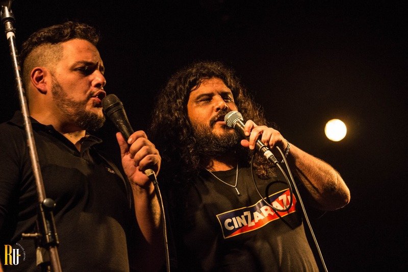 Juan Cinza y Gino Arazi cantando